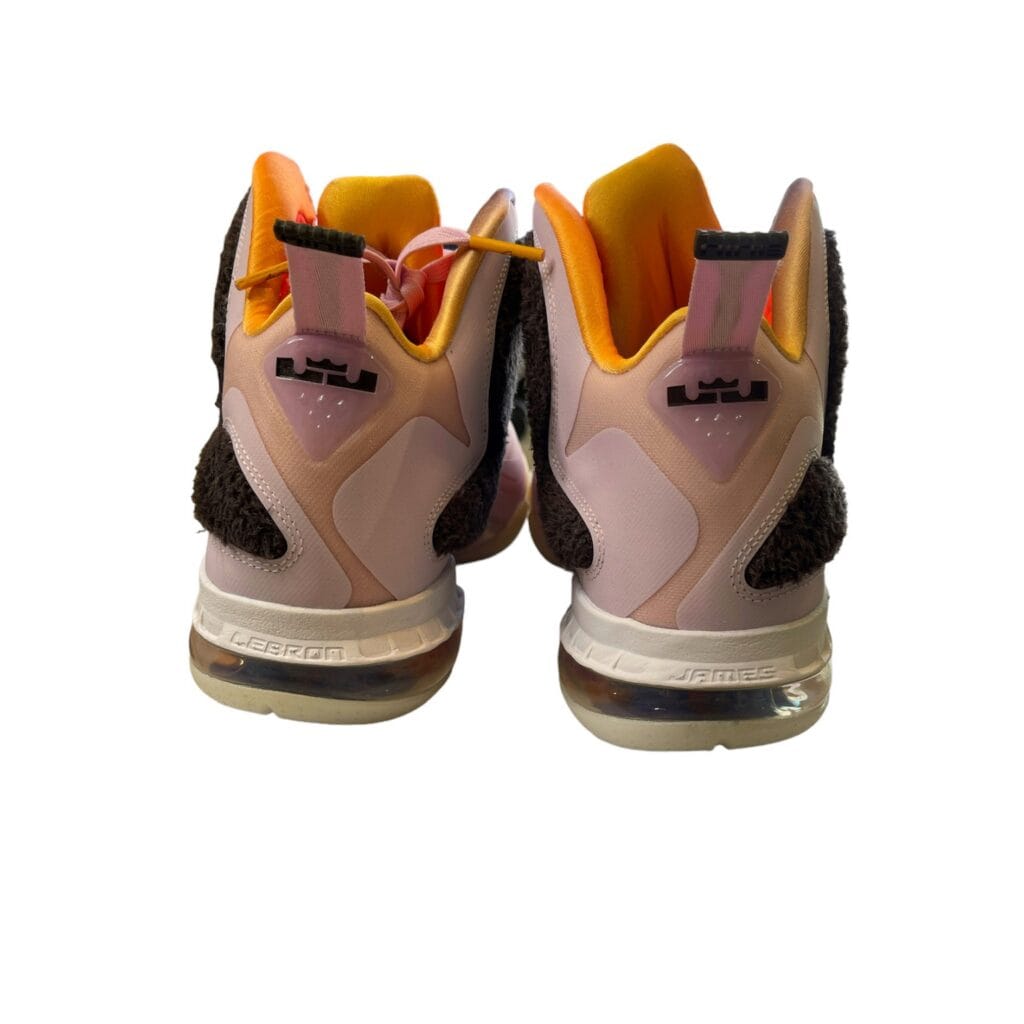 Scarpe Nike Lebron 9 – IX NUOVO con cartellino Uomo 45 EU – 10 UK Rosa Basket Sneakers Collezione