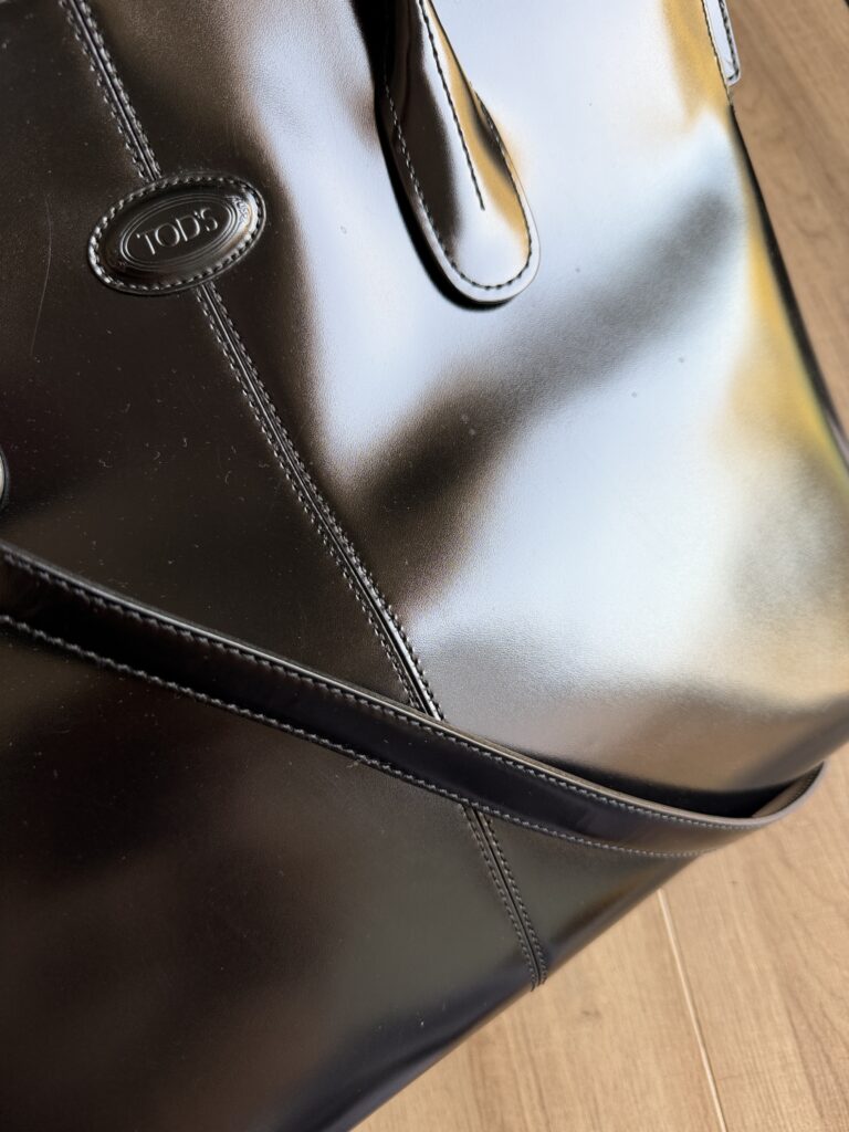 Borsa a mano o tracolla spalla Tod’s Nero lucido Pelle rigida modello classico