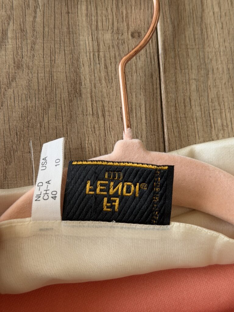 Abito in seta Fendi vintage Donna 44 IT – M Rosa e bianco con bottoni oro vestito midi