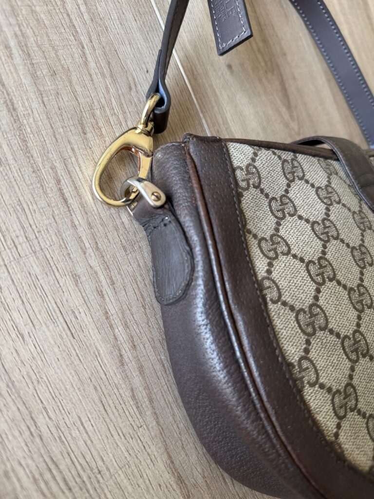 Borsa a spalla tracolla GUCCI crossbody marrone brige logo monogram GG pelle di cinchialino
