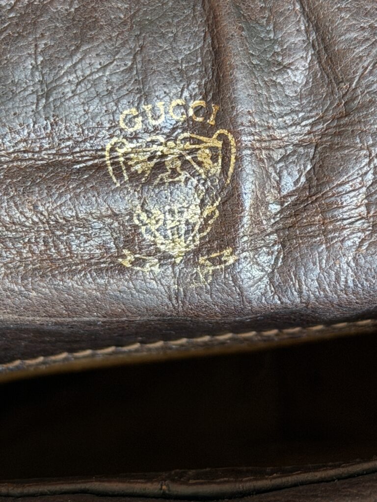 Borsa a spalla tracolla GUCCI crossbody marrone brige logo monogram GG pelle di cinchialino