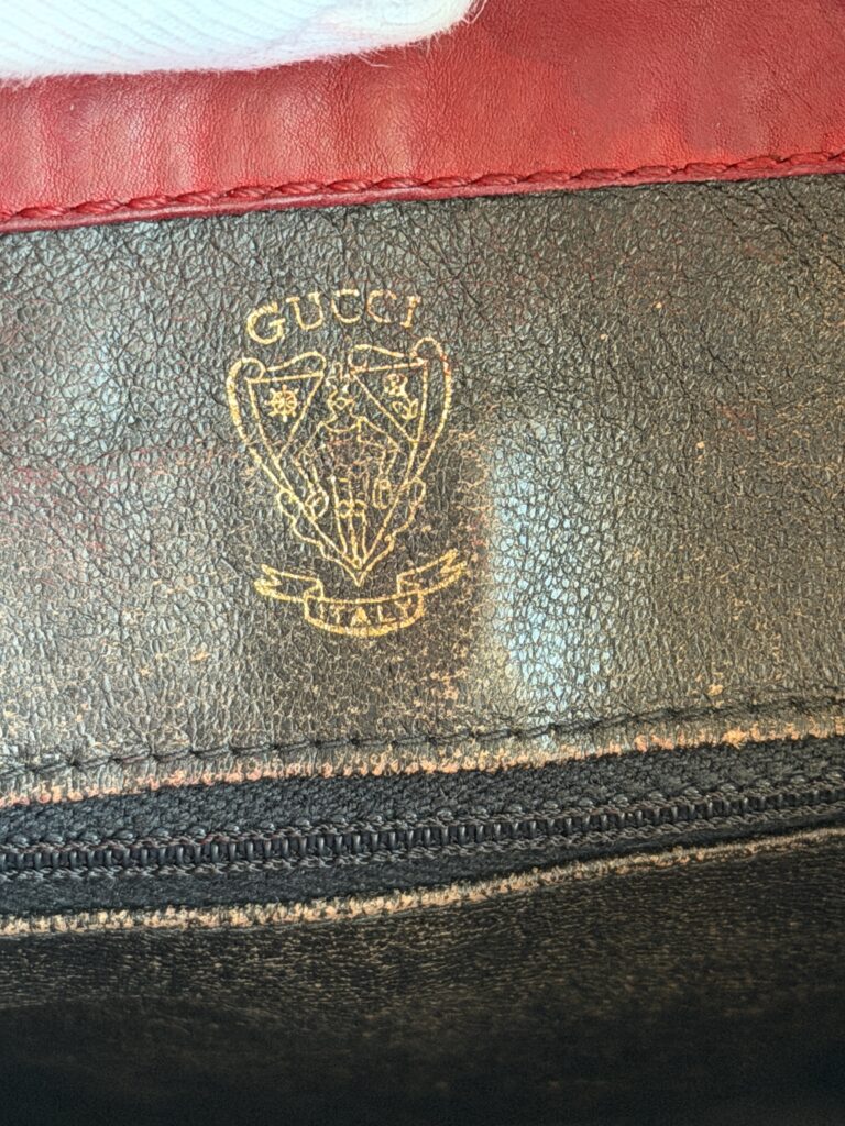 Borsa a secchiello Gucci Rosso borgogna Pelle esotica pitone tote chiusura laccio a mano e spalla tracolla
